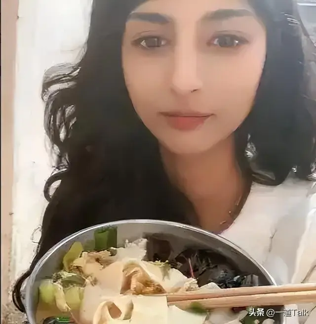 小黑妮网红翻车事件_网红博雅黑料,_小黑妮结婚直播带货事件